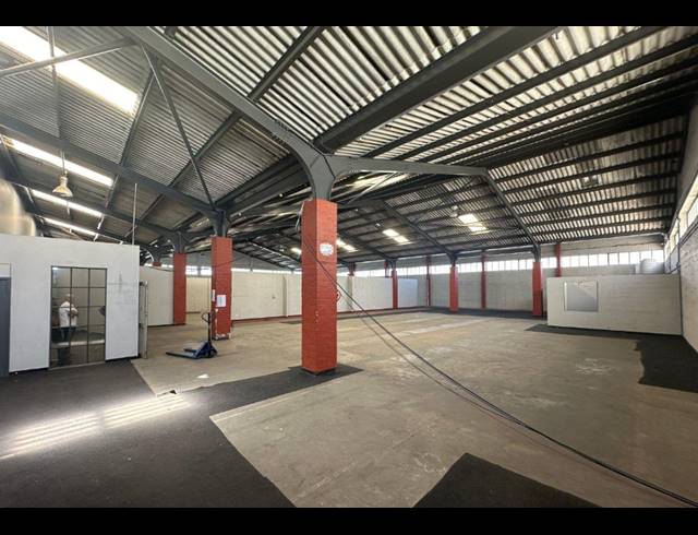 5,007M² WAREHOUSE FOR SALE IN PAARDEN EILAND